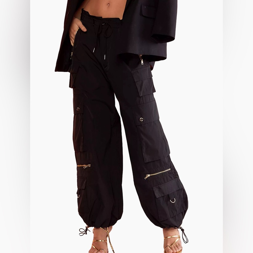 Cynthia Rowley Relaxed nylon cargo pants - black
TAM: XS